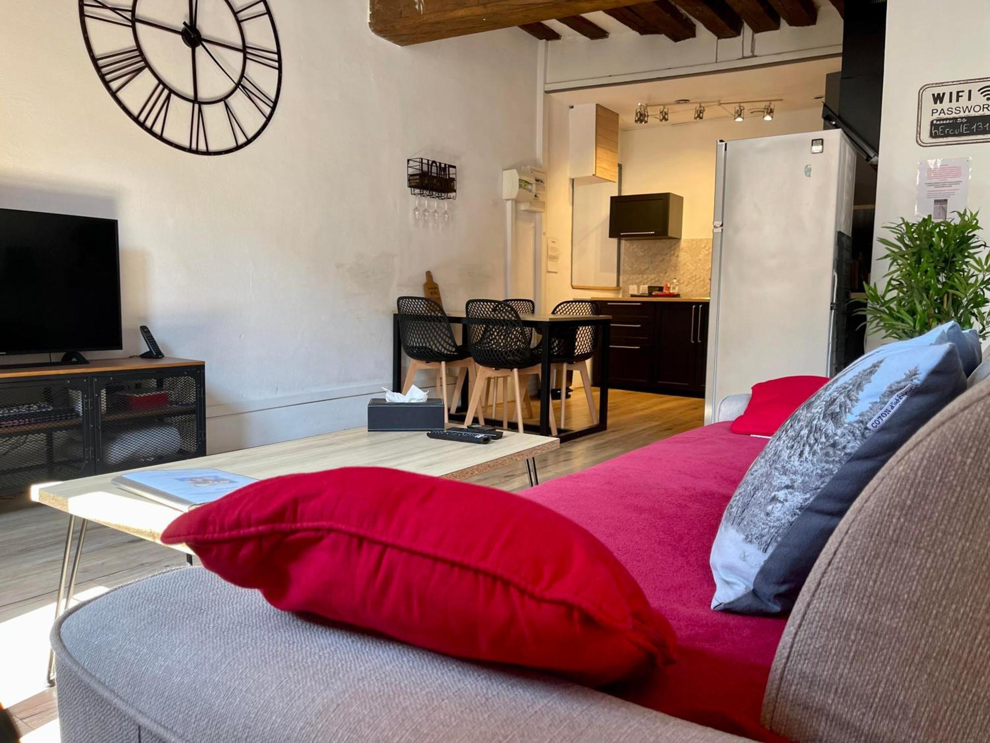 Appartements Chez Delphine Et Guillaume Au Coeur De Semur En Auxois Exteriör bild